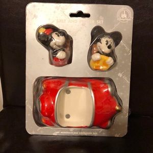 Mickey & Minnie ceramic salt and pepper set